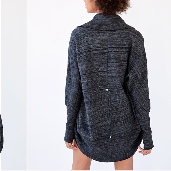 Aritzia Wilfred Diderot Sweater (Peachy Pink) - Picture 5 of 8